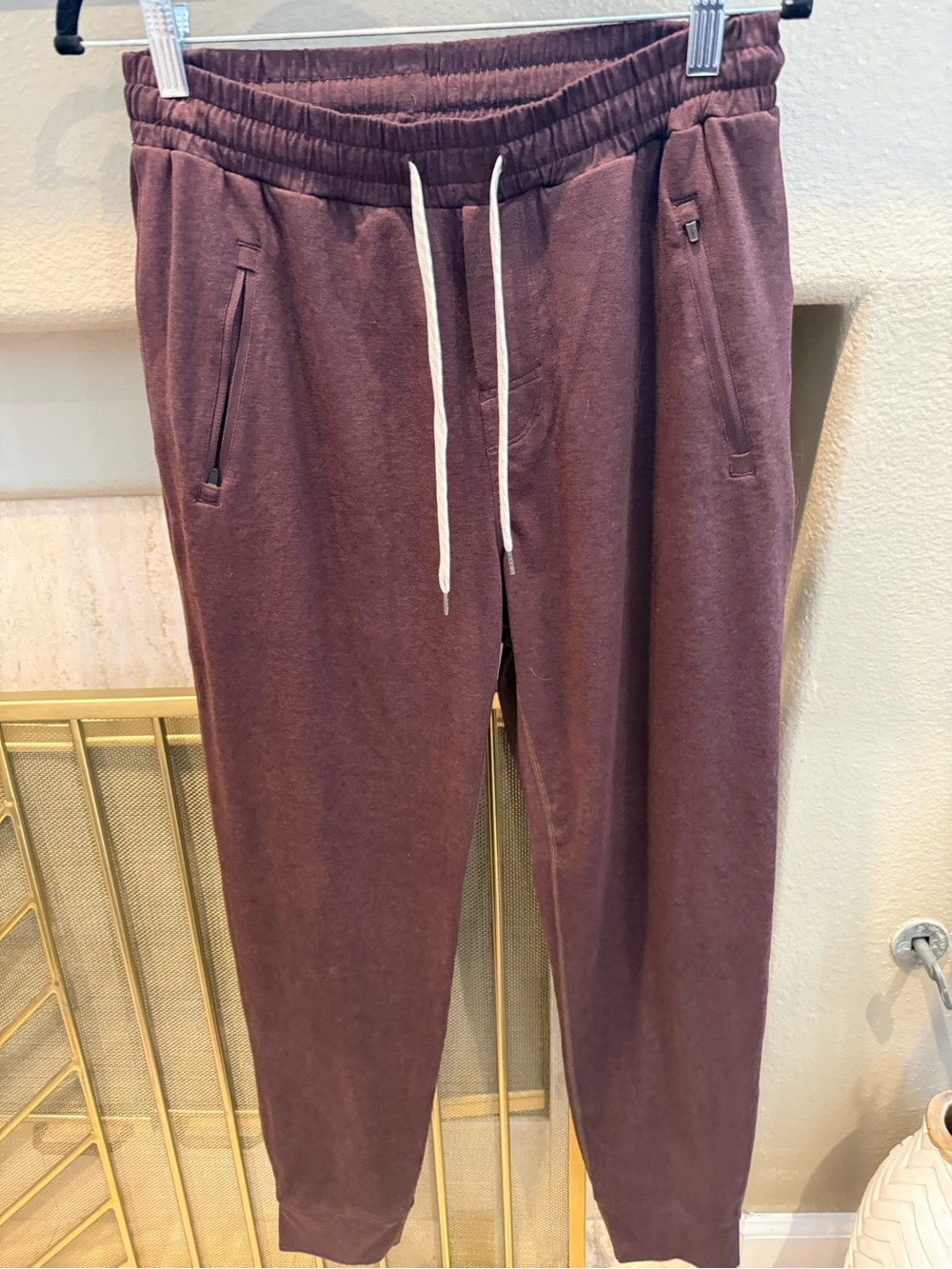 Vuori Men's Drawstring Jogger Pants / Brown like new !